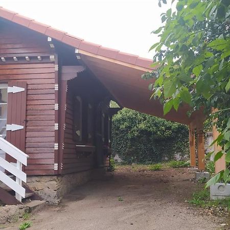 Logement Independant Attenant A Une Maison Dans Grand Jardin Retournac Luaran gambar