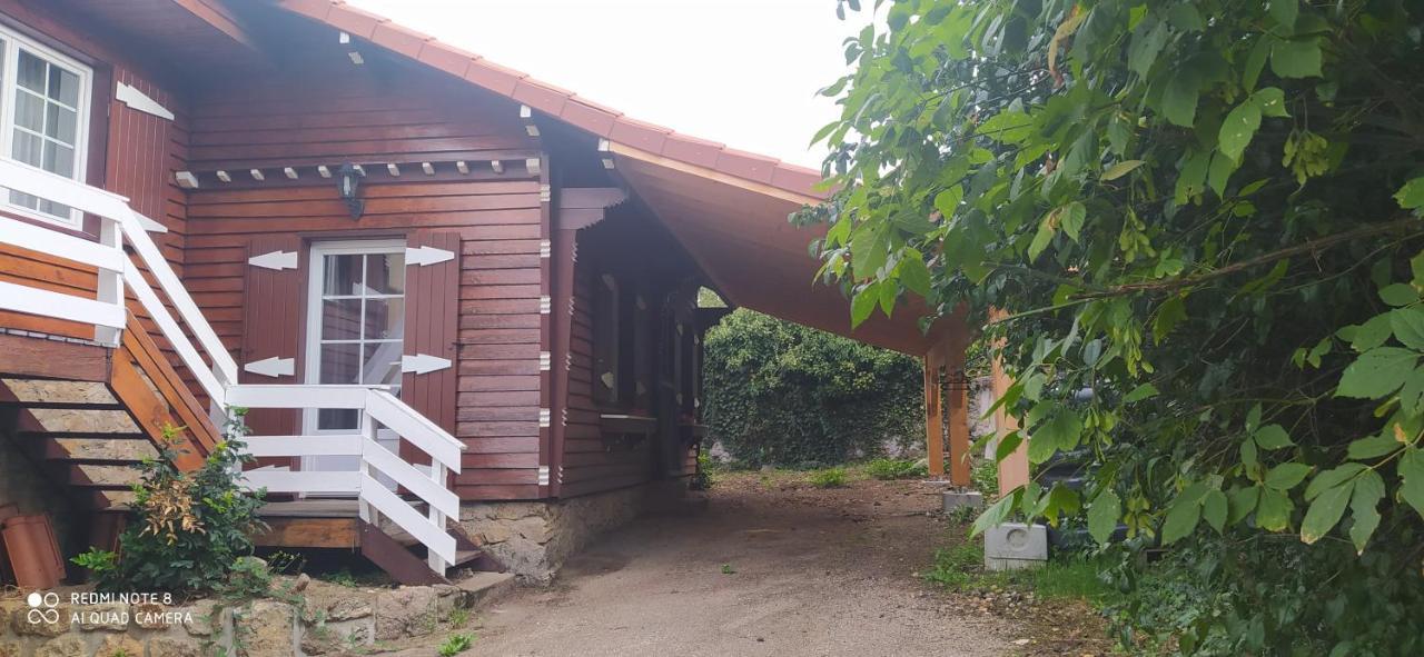 Logement Independant Attenant A Une Maison Dans Grand Jardin Retournac Luaran gambar