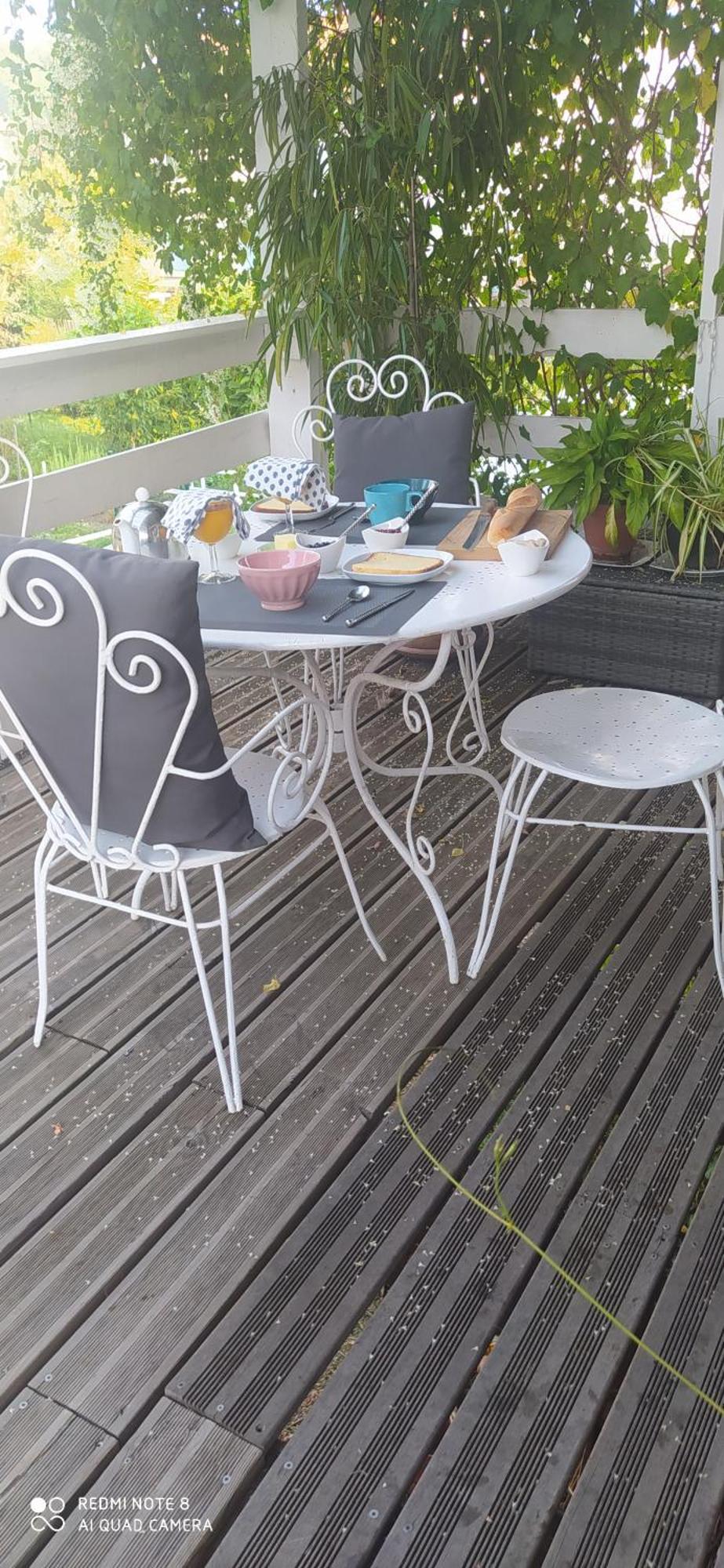 Logement Independant Attenant A Une Maison Dans Grand Jardin Retournac Luaran gambar